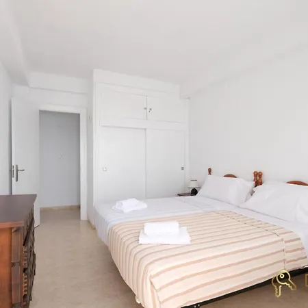 Apartment Con Piscina En La Primera Linea De Playa De Fuengirola